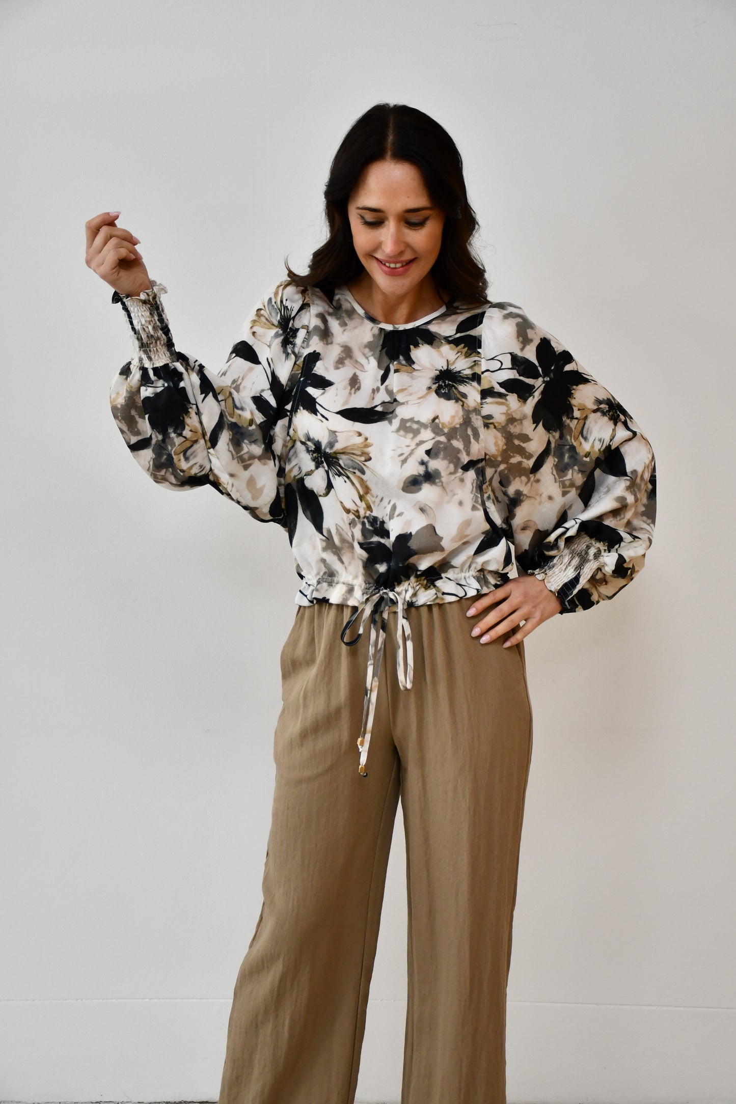 LA0967J  Floral Print Drawstring Blouse