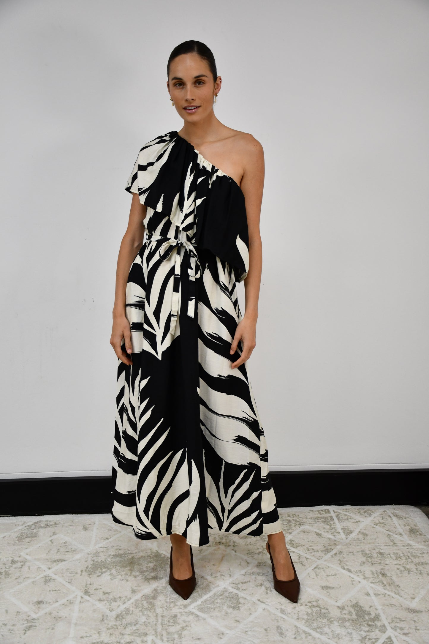 LA1505J -  One-Shoulder Leaf Print Maxi Dress