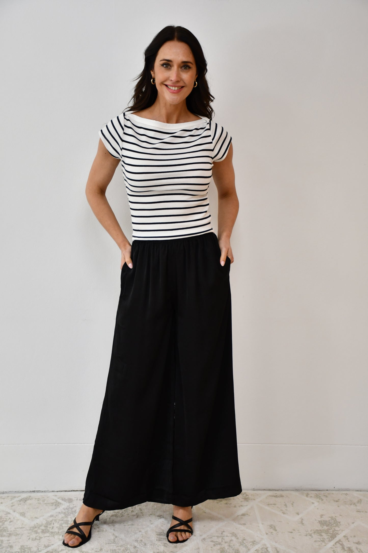 LX2520J  Wide-Leg Black Pants