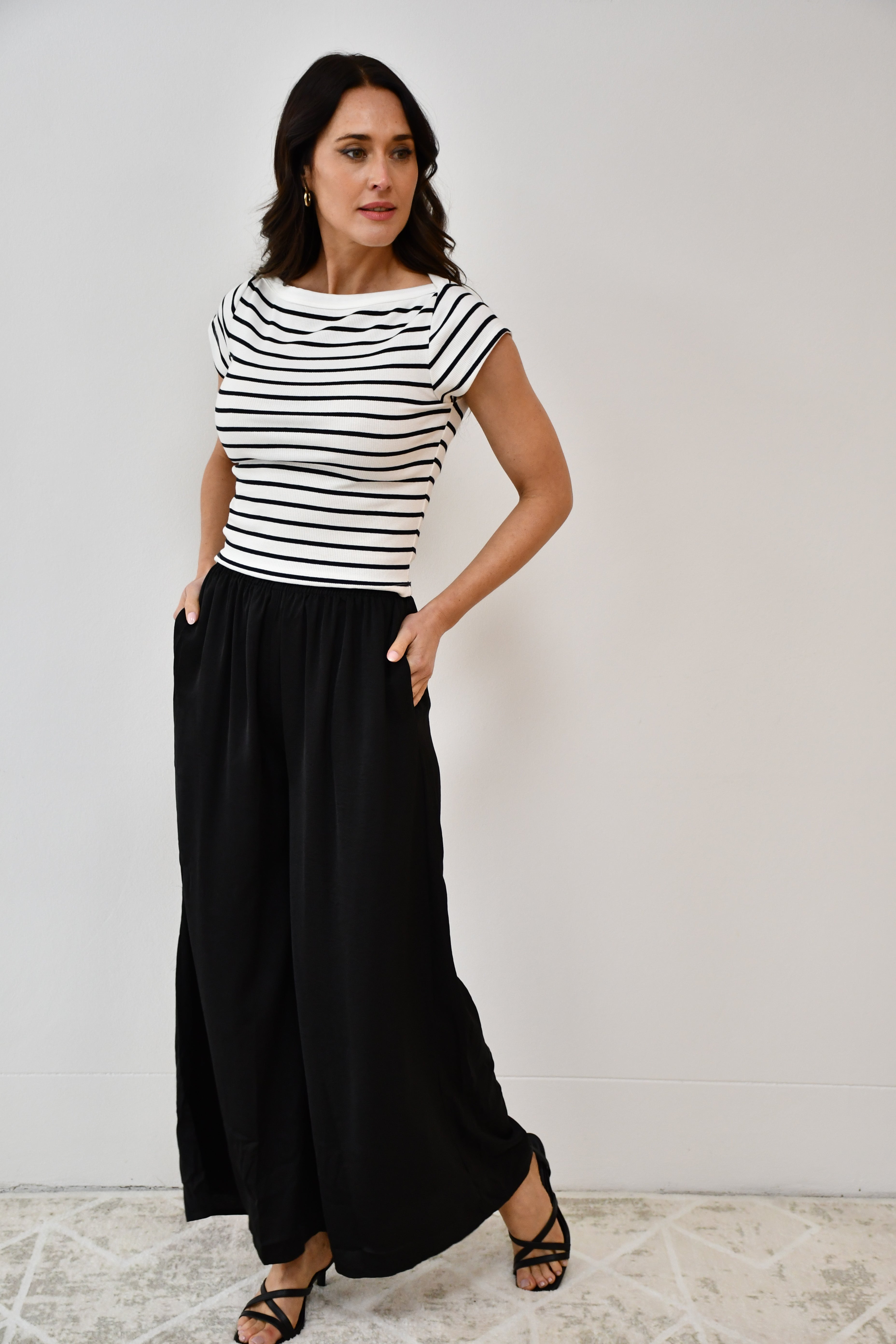 LX2520J  Wide-Leg Black Pants