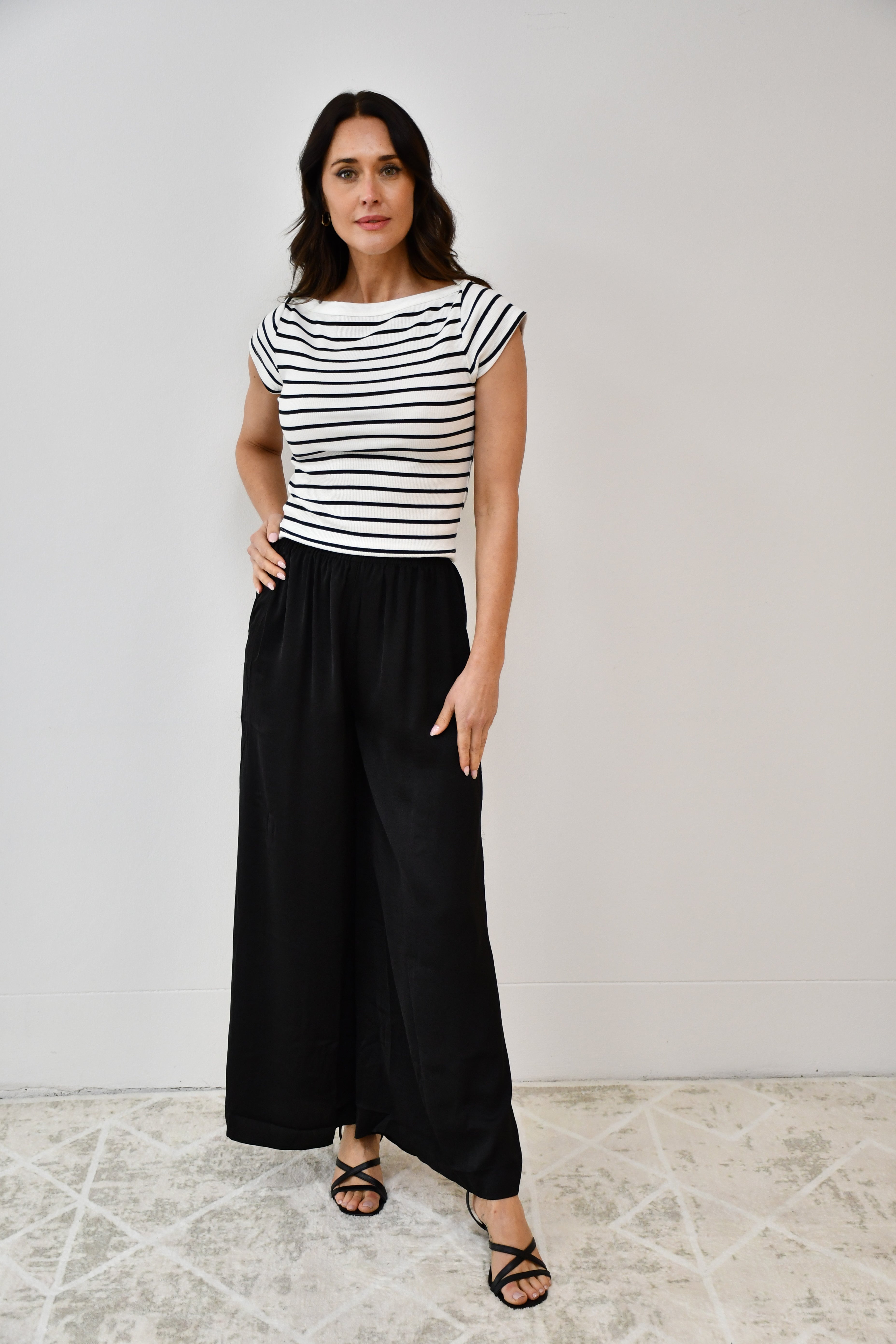 LX2520J  Wide-Leg Black Pants