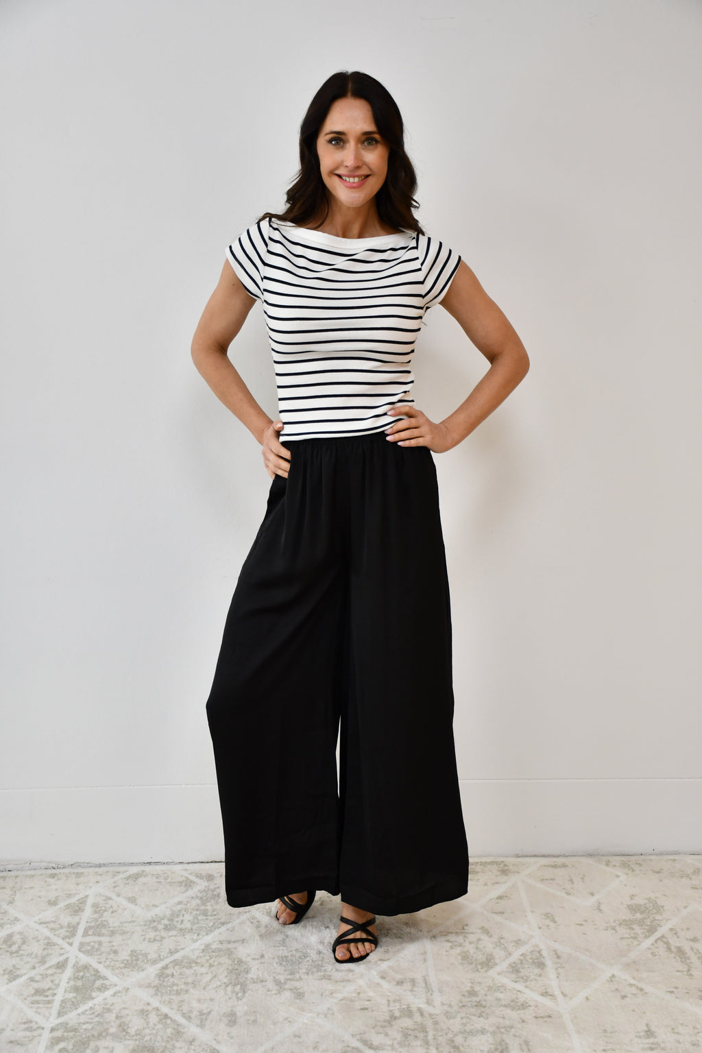 LX2520J  Wide-Leg Black Pants