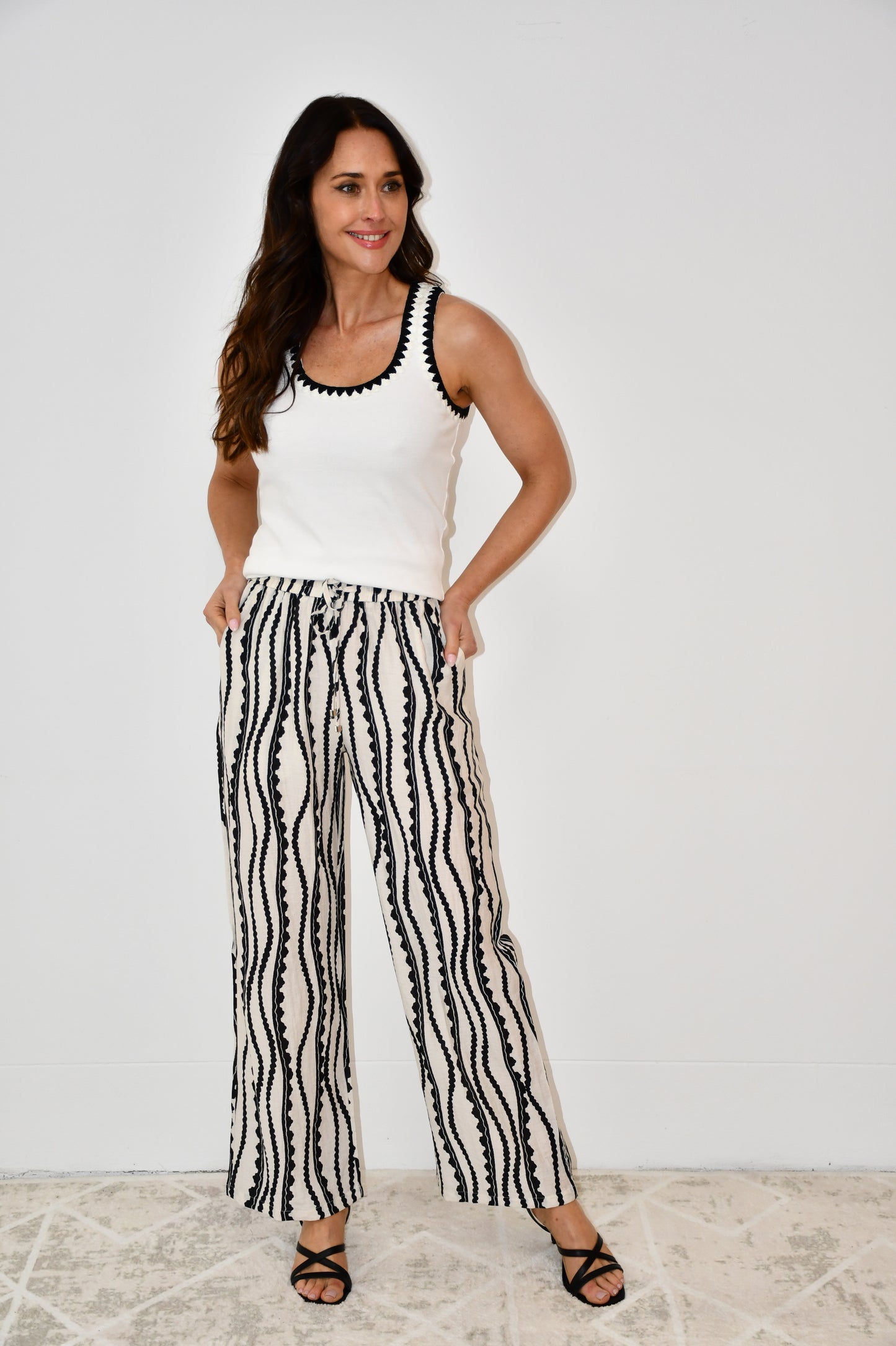 LX2522-2J  Abstract Striped Drawstring Pants